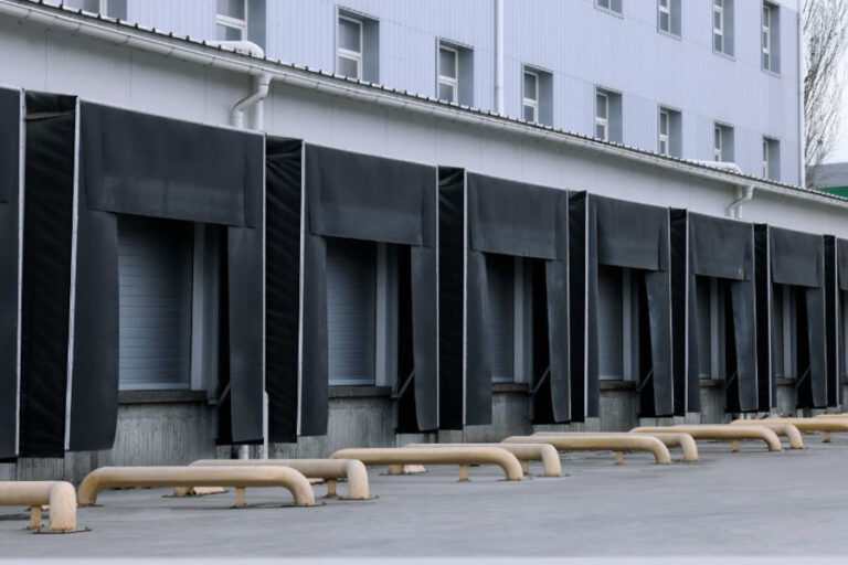 How to Choose the Right Loading Dock Seals and Shelters for Your ...